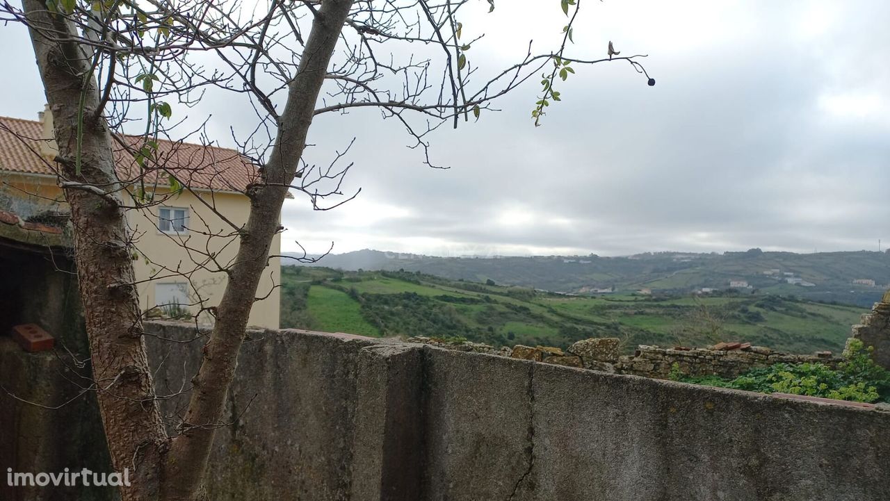 Adega e Arrecadação - Igreja Nova - Mafra