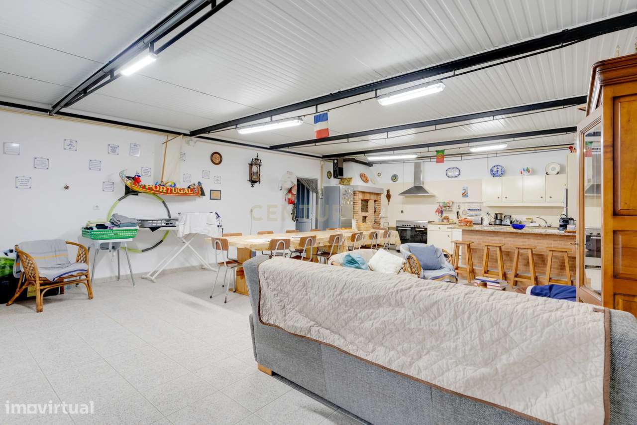 Moradia com um belissimo espaço exterior e praia privada!-34