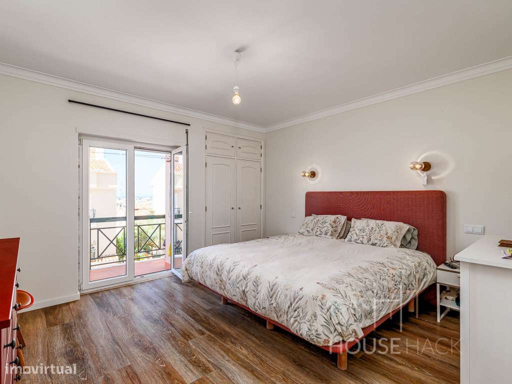T2+2 Duplex Renovado com parqueamento e arrecadação-12
