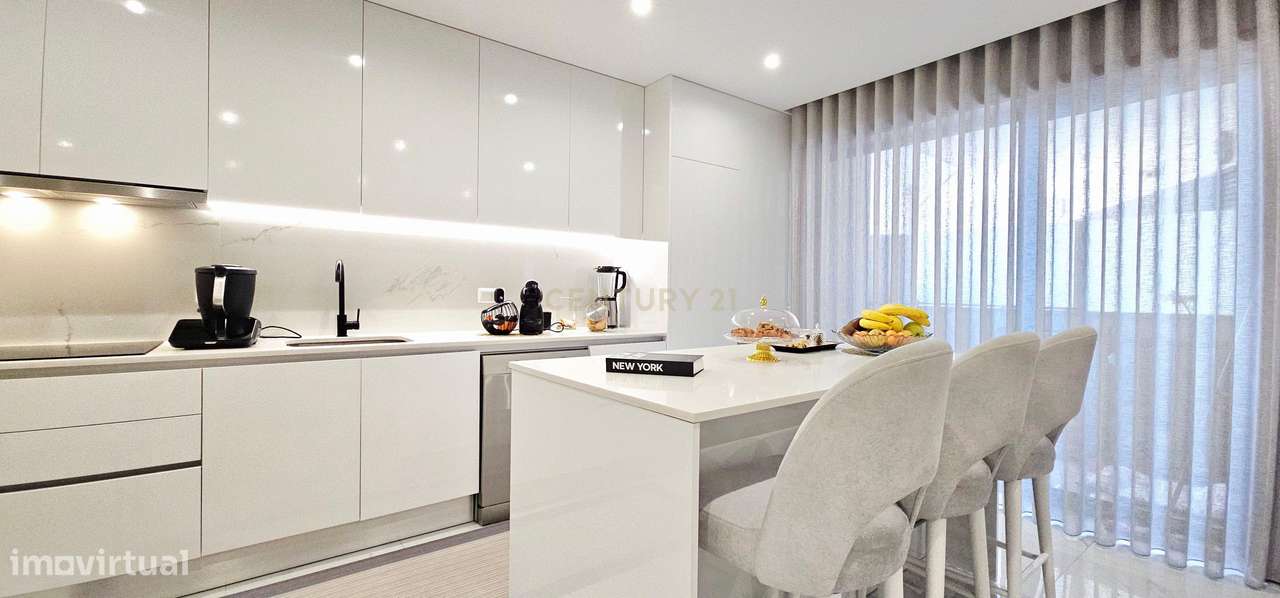 Apartamento T3 de Luxo em Condomínio Fechado com Piscina-3