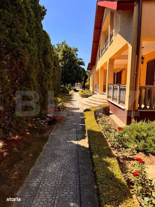 Vila de vanzare, cu 11 camere, 550 mp, zona Bariera Valcii - Imagine principală: 4/13