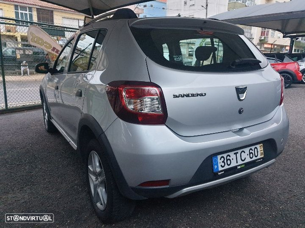 Dacia Sandero 1.5 dCi Stepway - 11