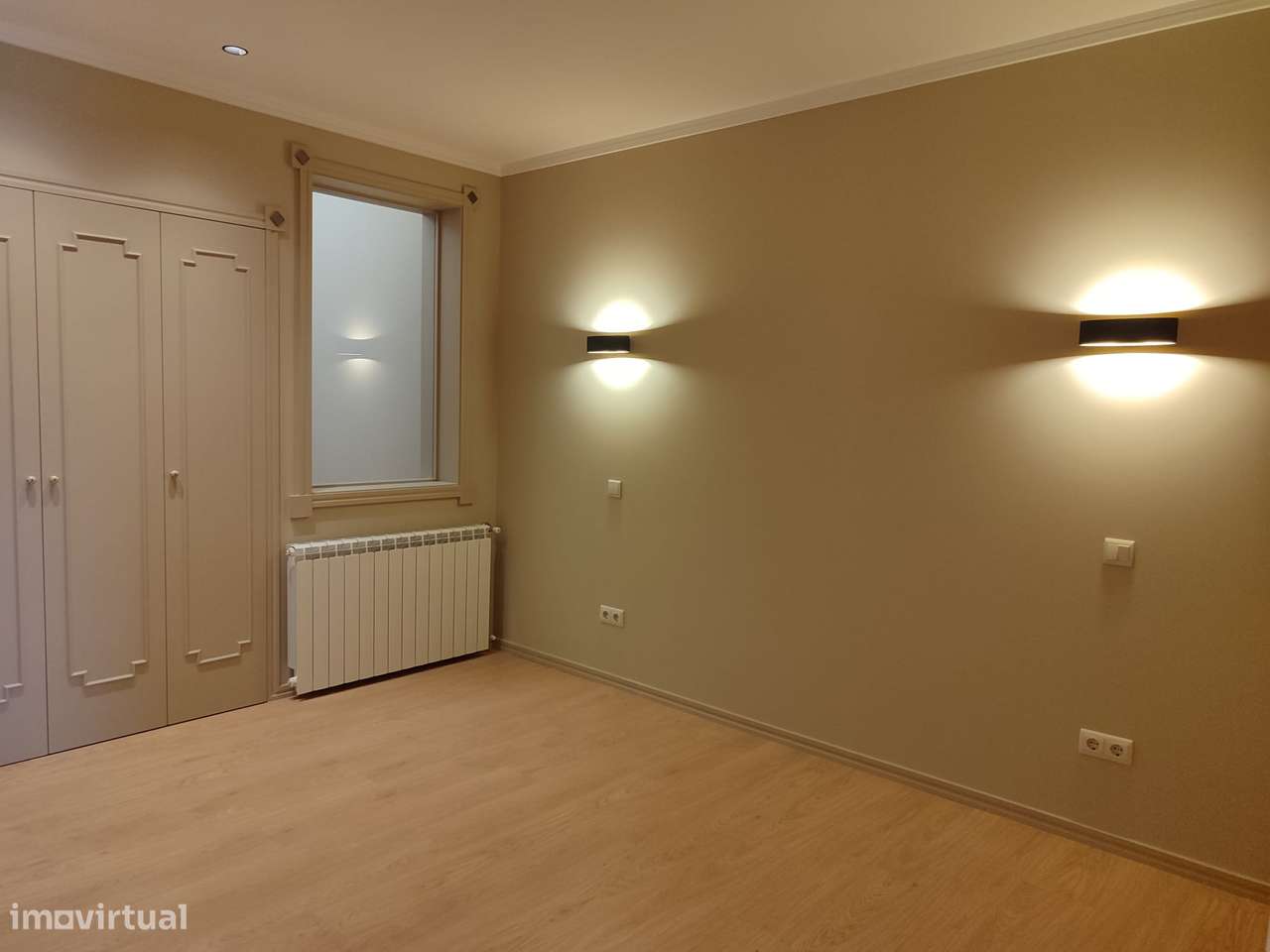 Excelente Moradia  2 frentes + Garagem + Terraço c/ Barbecue + Jardim-22