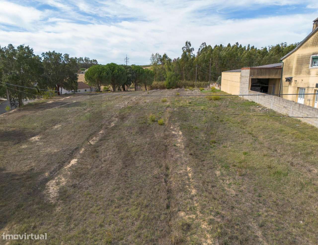 Terreno com projeto aprovado para moradia e anexos com piscina de arei-6