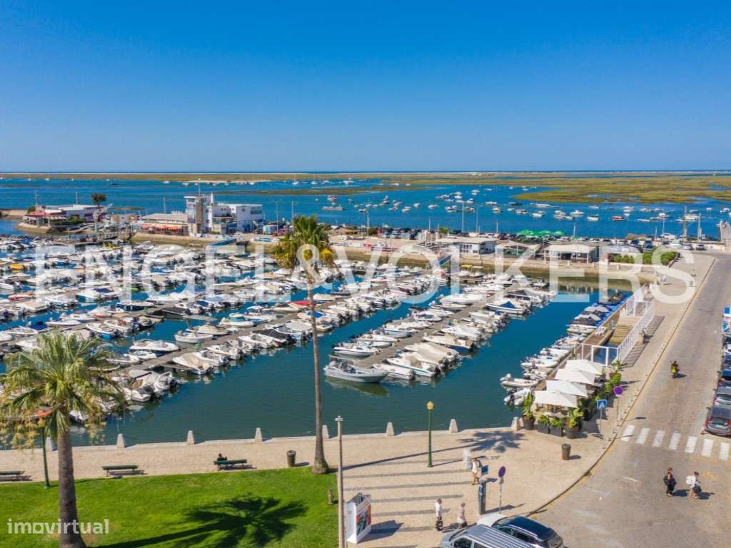 Andar de Moradia T3 Remodelado com Pátio em Faro-18