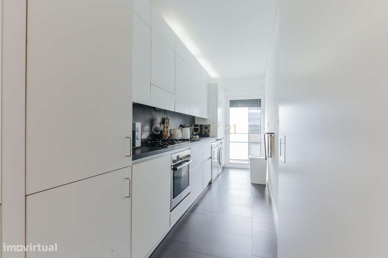 T2 luminoso com varanda para arrendamento no Parque das Nações - Grande imagem: 4/22