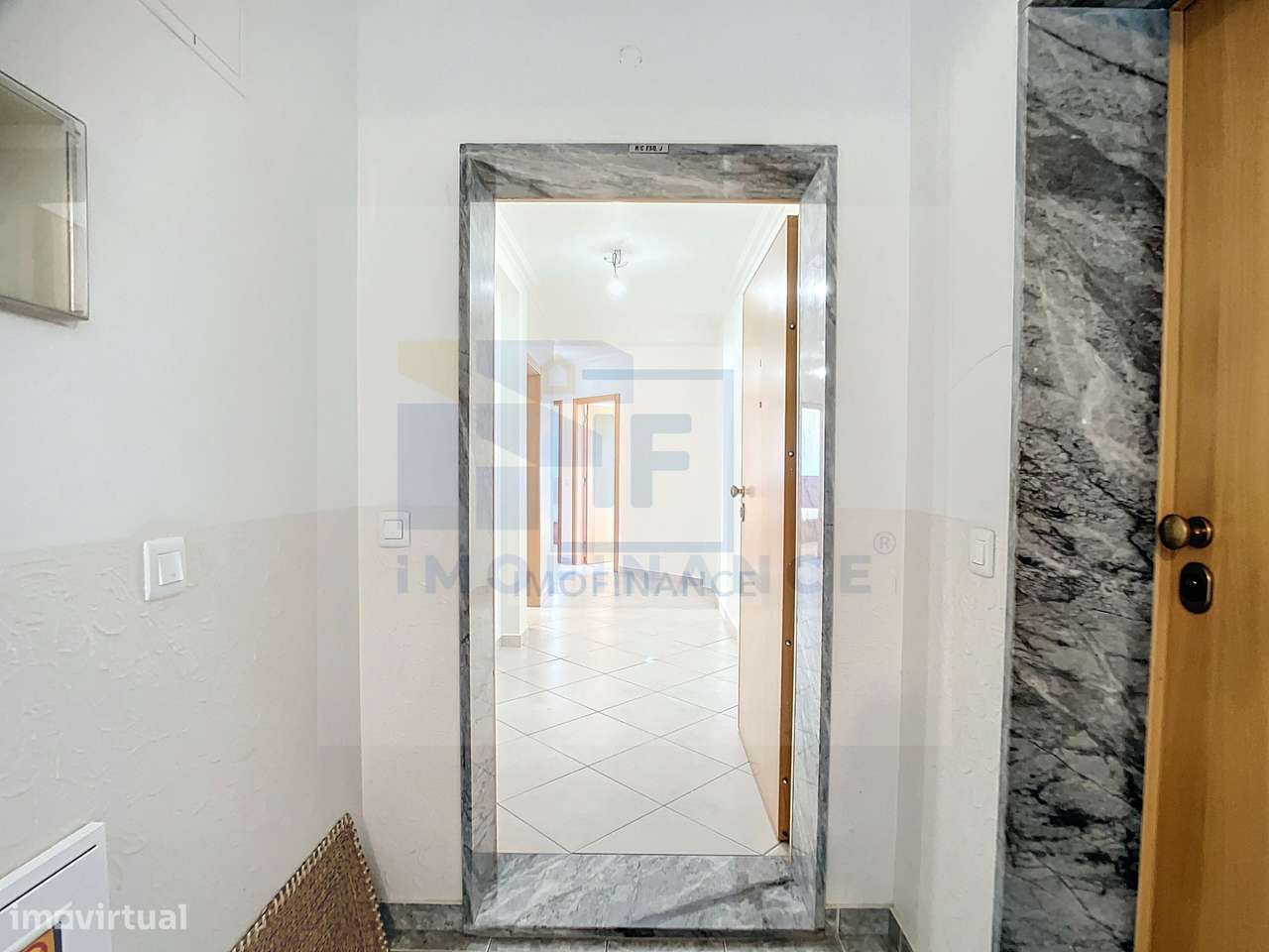 Arrendamento Apartamento T2 Com Garagem - Grande imagem: 2/18