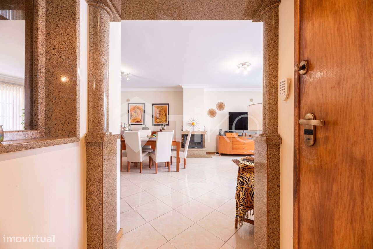 Moradia, 342 m², Charneca de Caparica e Sobreda-21