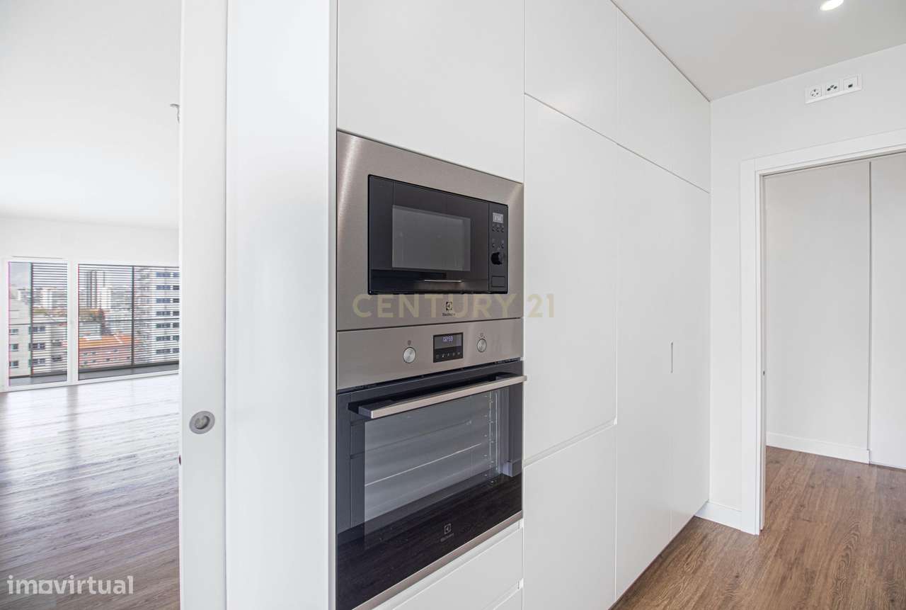 Apartamento T4 em Condomínio com Piscina e Garagem - Grande imagem: 5/37