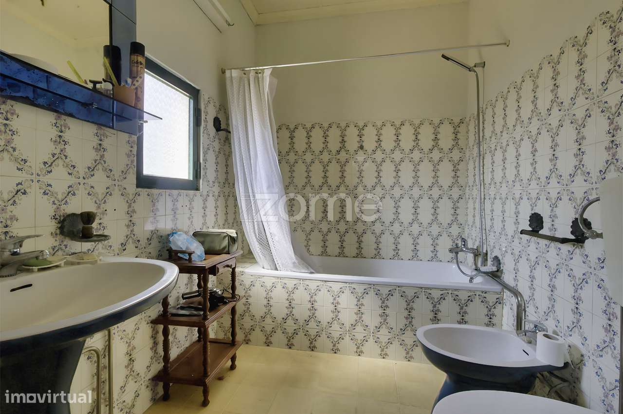 Moradia c/9 divisões, vinha e armazém em Lugar de São Gonçalo, Fava...-13