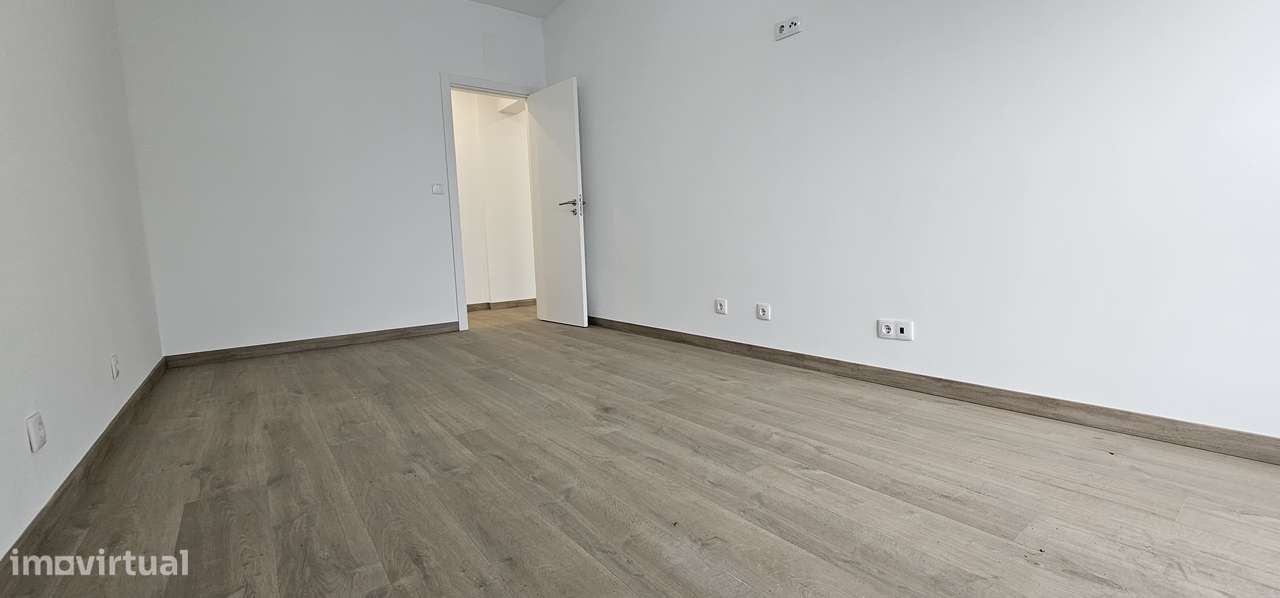 T3 REMODELADO NA URBANIZAÇÃO DO INFANTADO-14