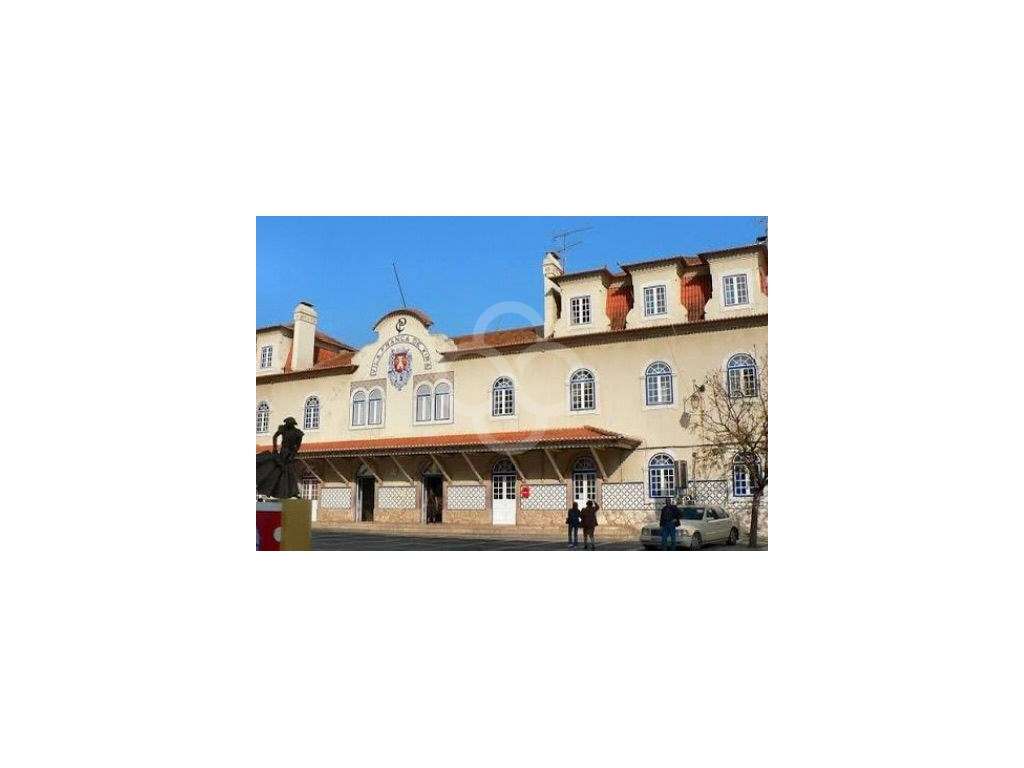 Prédio em propriedade total no centro de Vila Franca de Xira.-10