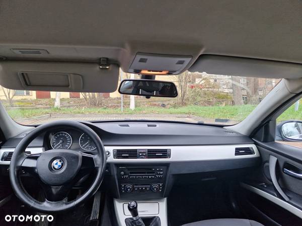 BMW Seria 3 325i - 15