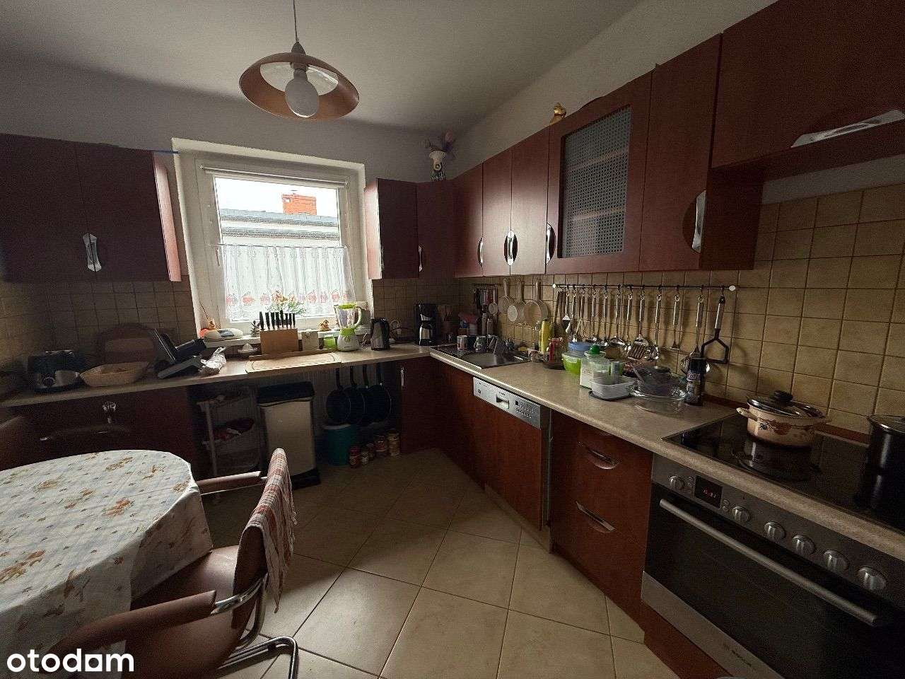 Dom w spokojnej okolicy - ZAMYSŁÓW-6