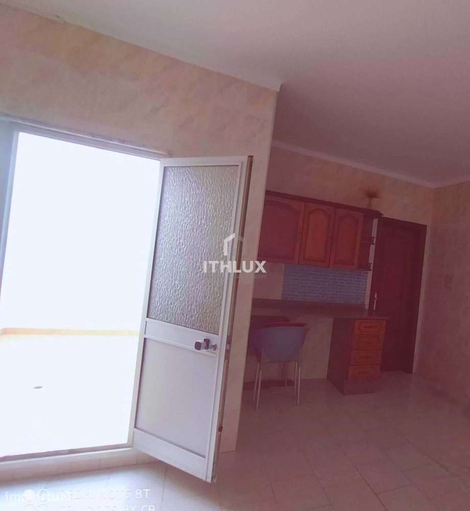 T2 Espaçoso com Sótão e Terraços – Investimento com Renda Garantida - Grande imagem: 3/41