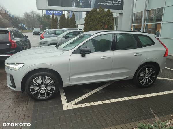 Volvo XC 60 B4 B Plus Dark - 2