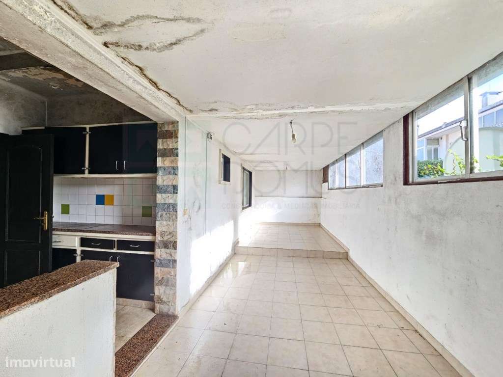 Prédio com Comércio e 2 apartamentos, em Mem Martins, Sintra-55