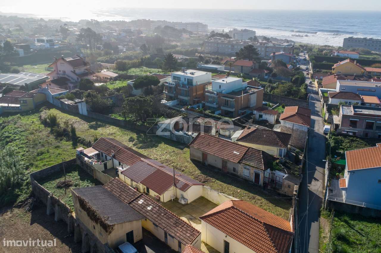 Moradia e terreno com 1.234 m2 com PIP para 2 habitações - Canidelo - Grande imagem: 2/34