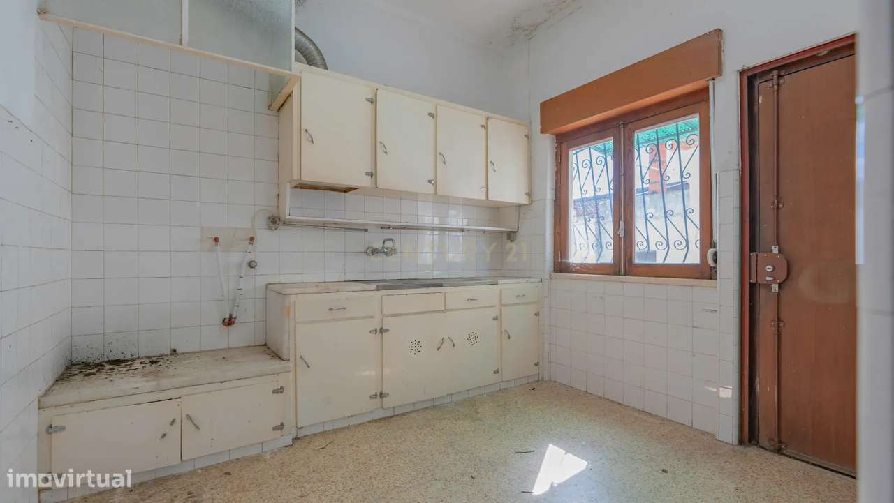 Moradia Isolada com Terreno de 1041 m² – Um Mundo de Possibilidades!-41