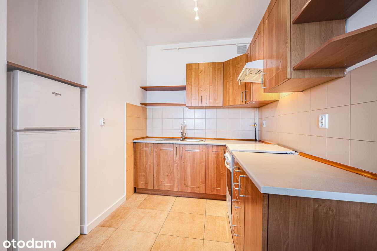 Ursus ul.Górna droga 8 ,2 pokoje ,blok z 2002-6