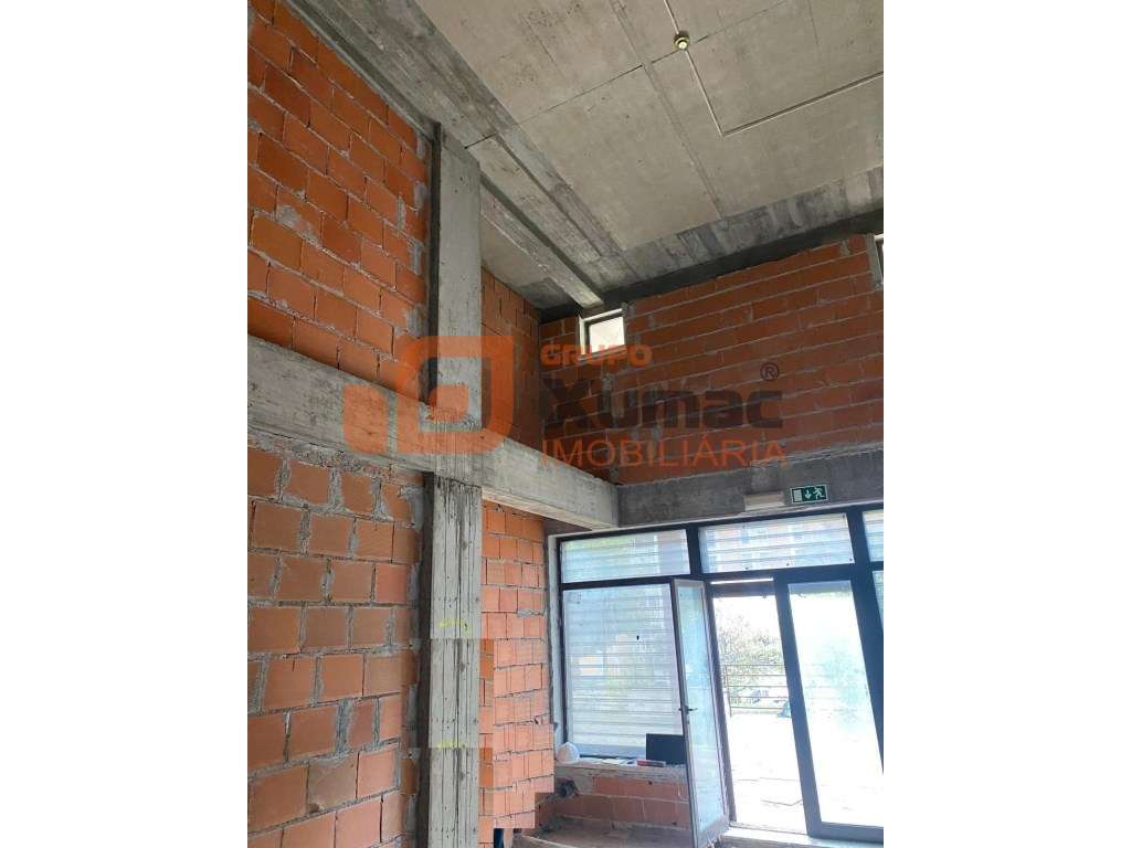 Espaço comercial no Monte da Caparica, com possibilidade para dois ... - Grande imagem: 5/19