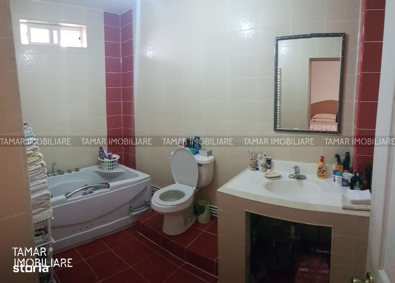 Vilă 6 camere, 250 mp, teren 580 mp, garaj + apartament 6 Vânători-5