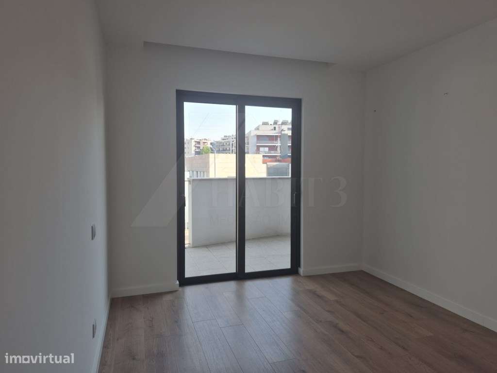 Apartamento T2 com Elevador-14