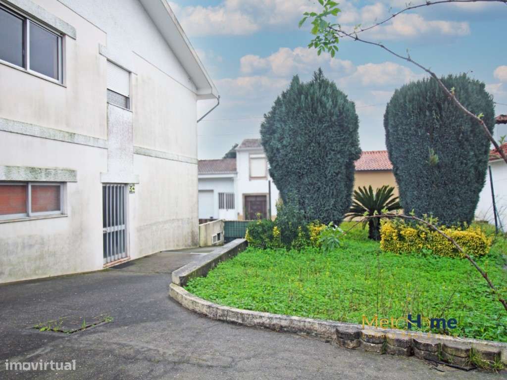 Moradia de 4 frentes em Perosinho-51