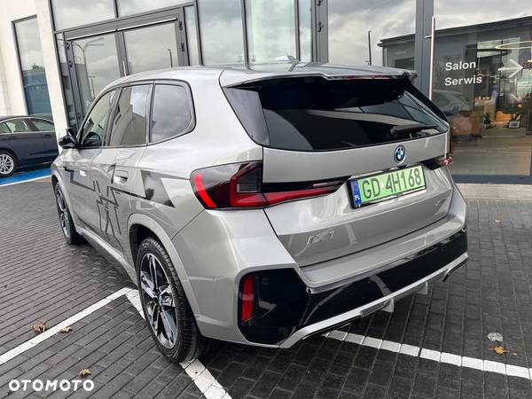 BMW iX1 xDrive30 M Sport - 2