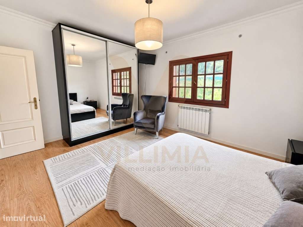 Moradia T4 c/ Jardim | Rebordões Santa Maria - Ponte de Lima-27