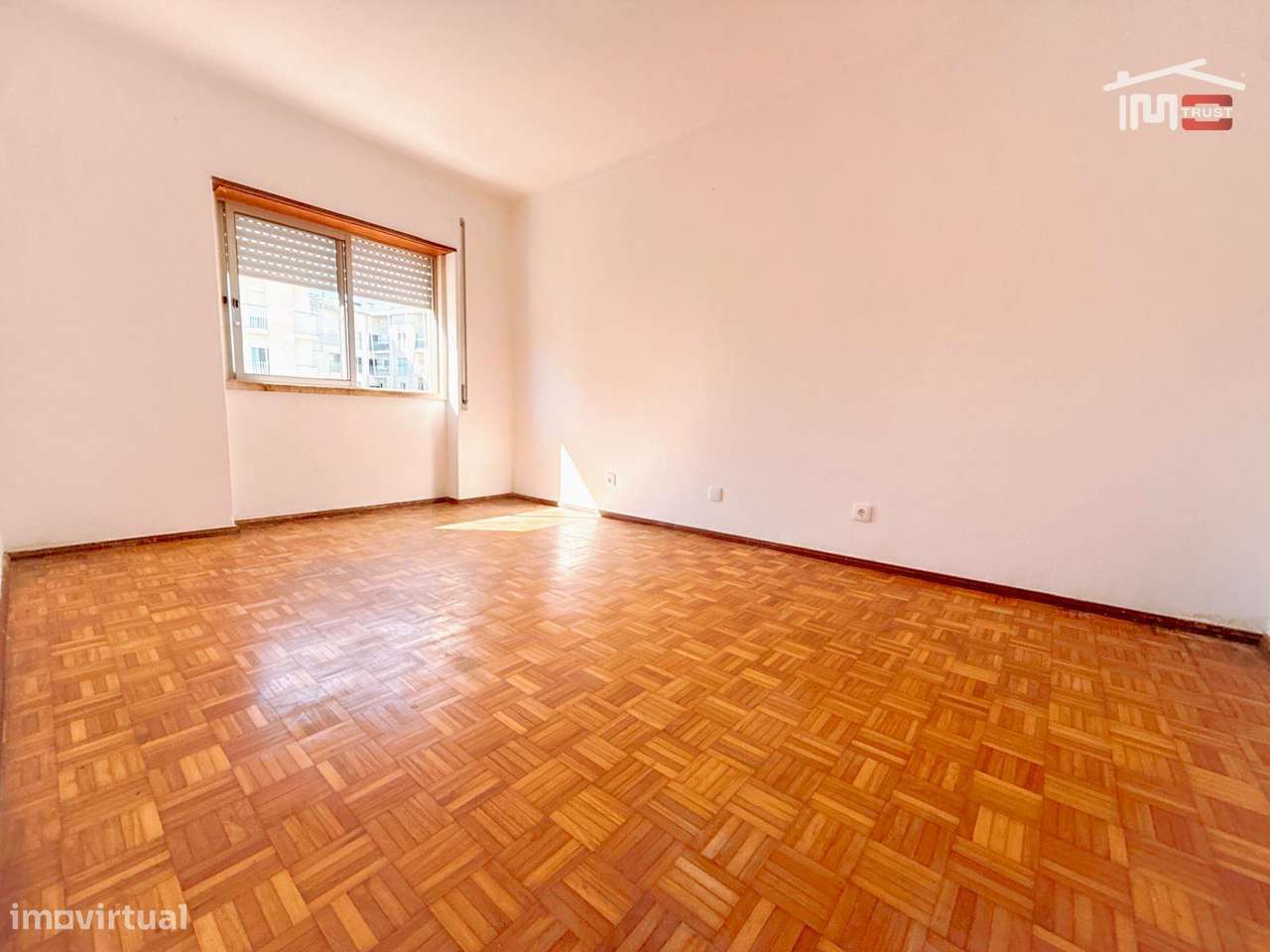 Apartamento T3 Rio Maior - Varanda, Elevador, 2 WCs-17