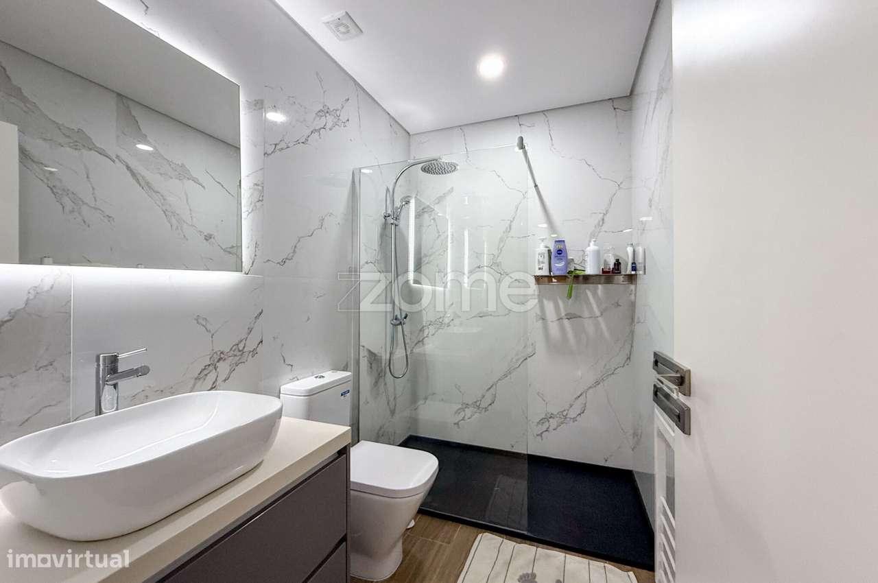 Apartamento T3 +1 Totalmente Renovado-10