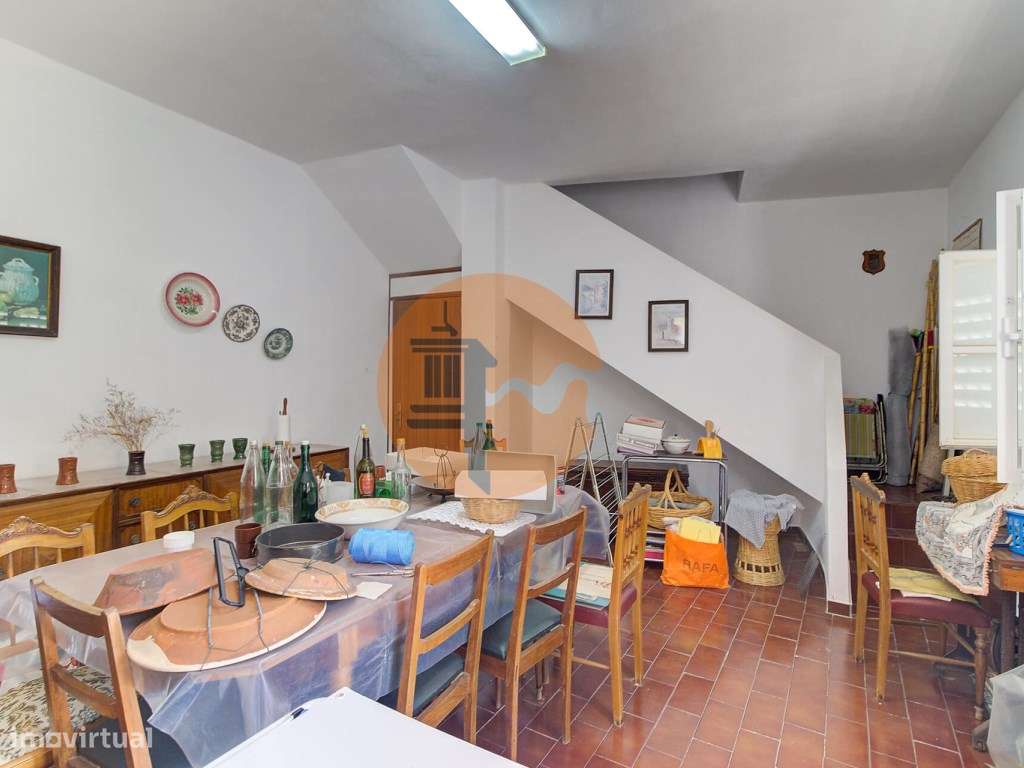 Moradia T3+2 com Jardim, Garagem e Vista Castelo no Centro de Castr...-44