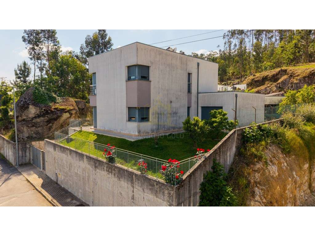 Moradia de Luxo Exclusiva de Arquitetura Moderna-39