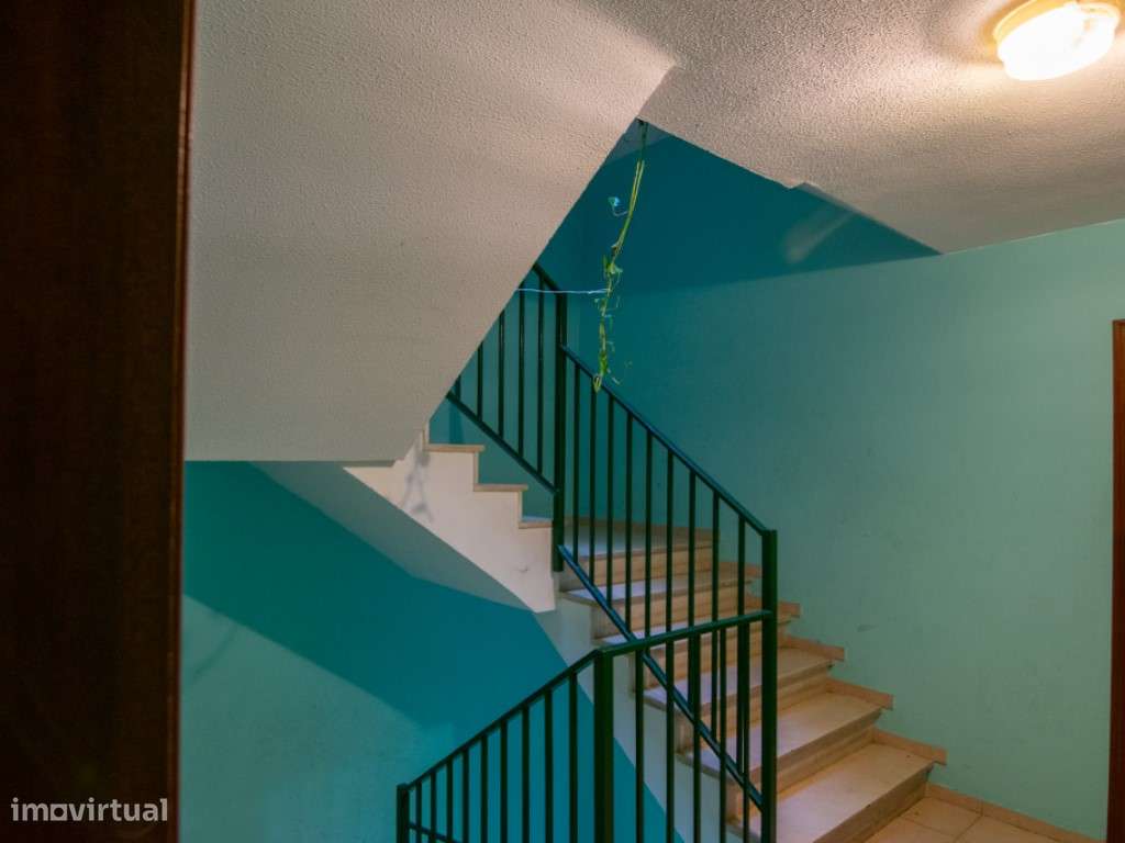 Apartamento T4 em Carnaxide com Vista para Monsanto.-21