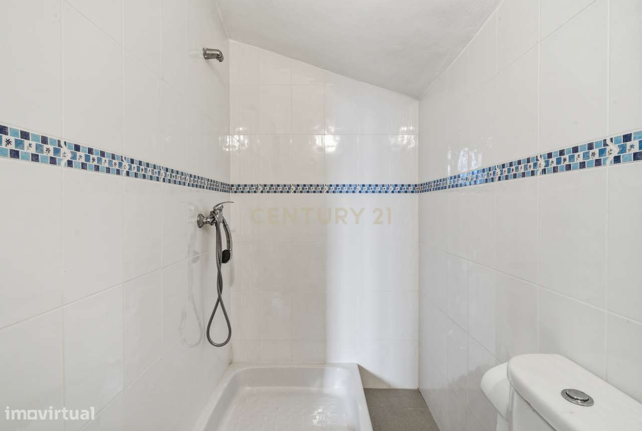 Moradia T5 com Garagem e Piscina em Miragaia, Lourinhã-47