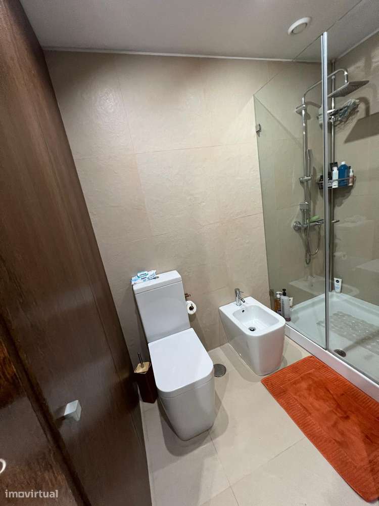 T3+1 + Escritório Gaia   Av  República Metro João  Deus Lugar Garagem-14