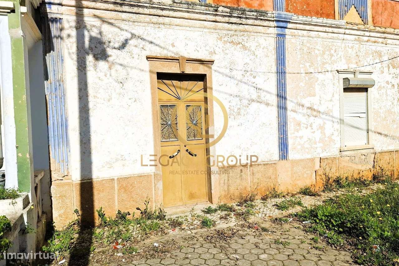 Prédio Misto em Tunes com elevado índice construtivo - Grande imagem: 3/32