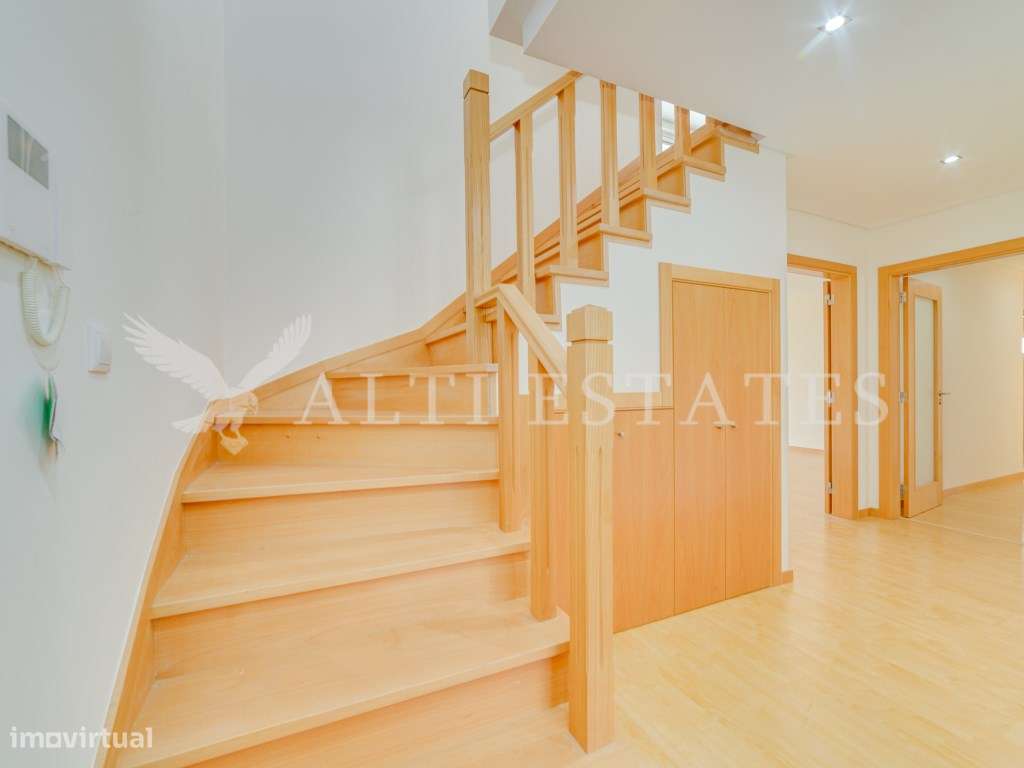 Apartamento Duplex T3 Virado a Sul com Vista Mar, Pronto a Estrear-23