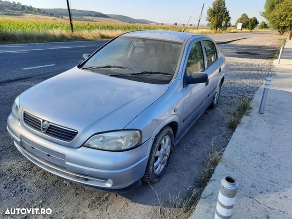 Dezmembrez Opel Astra G - 1