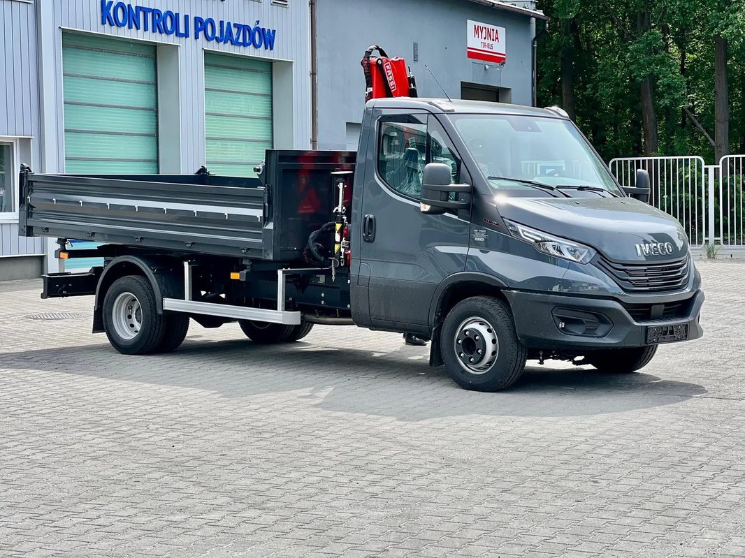 Iveco Daily IVECO z wywrotką i żurawiem