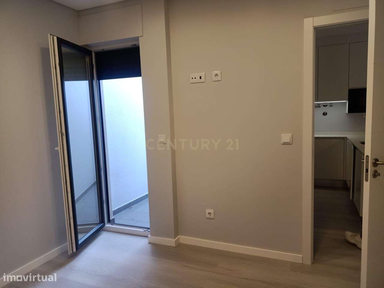 Apartamento T2 semi-novo, no Alto do Seixalinho, Barreiro-16