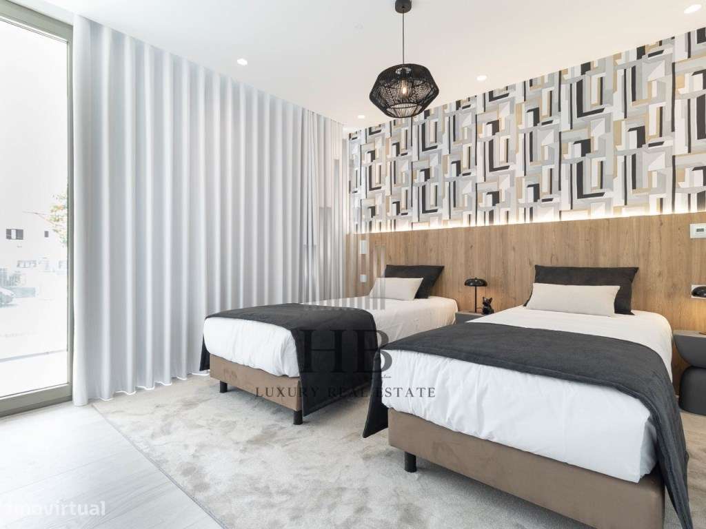 Moradia T3 de Luxo NOVA com Jardim e Piscina | Gouveia | Sintra-12