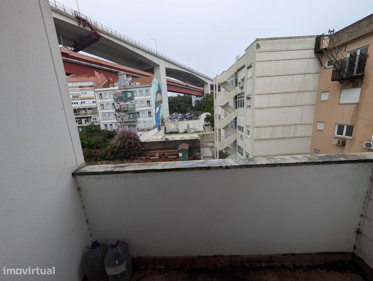 T3 Rua Lusiadas Para Remodelar-26