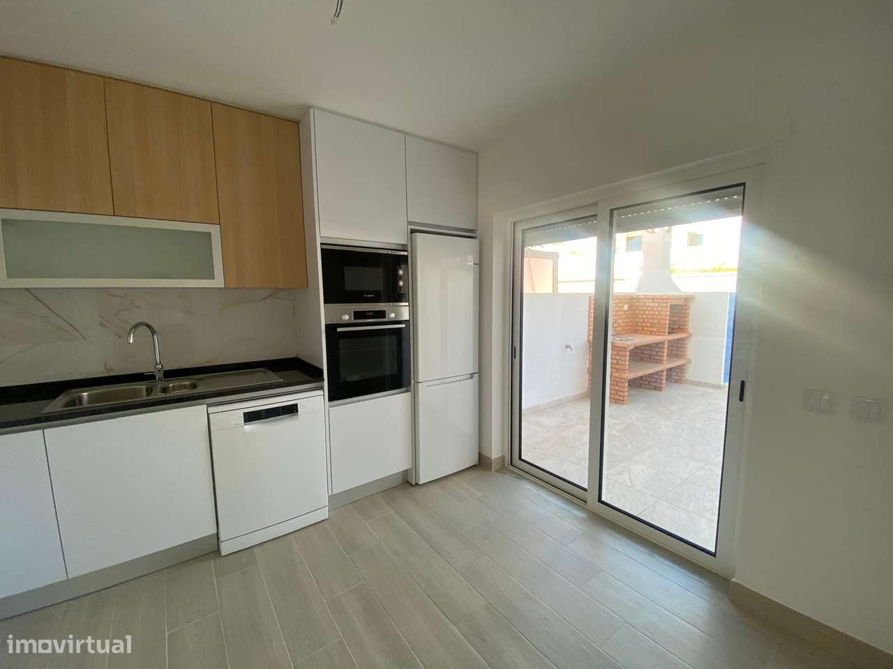 Condomínio Pés na Água T0 e T1 Duplex, na Praia da Lota, Algarve-24