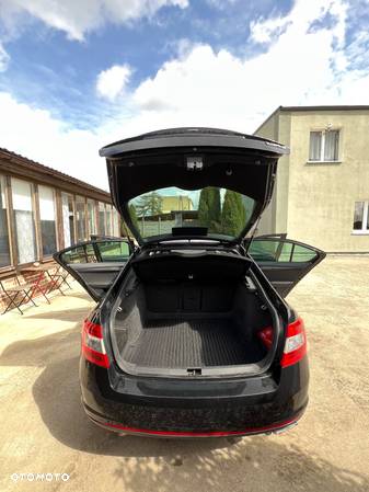 Skoda Octavia 2.0 TSI RS DSG - 16