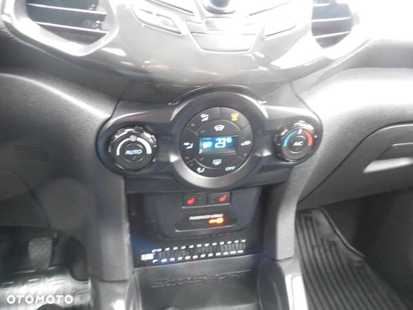 Ford EcoSport 1.5 TDCi TITANIUM - 22