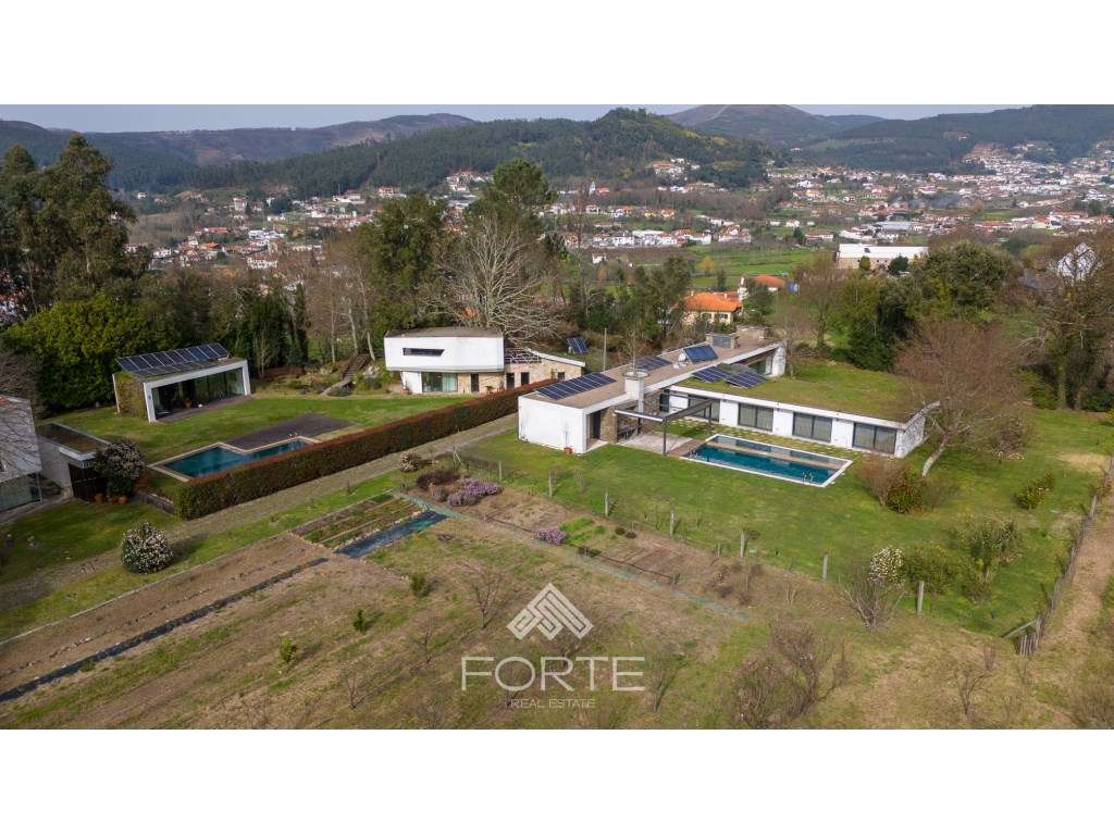 Quinta do Pomar Maior, em Arouca, com quatro moradias autónomas ins... - Grande imagem: 2/60