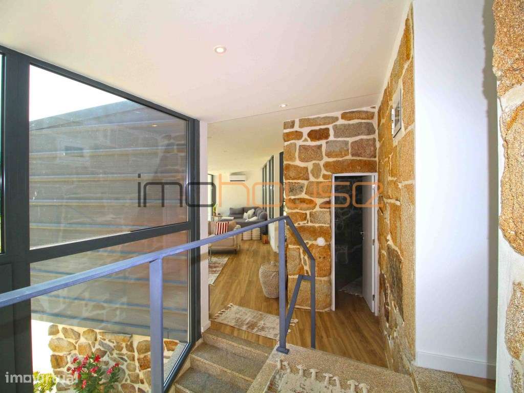 Quinta com Casa Remodelada e Antigo Moinho de Água Junto a Ribeiro-17