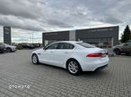 Jaguar XE 2.0 D Prestige - 4